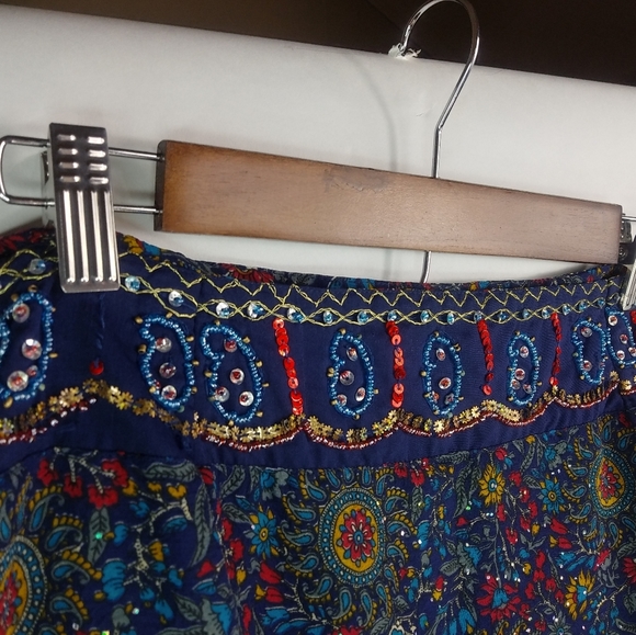 Cassees M Rich Floral A-Line Ornate Beaded Skirt in Navy Red - Picture 8 of 9